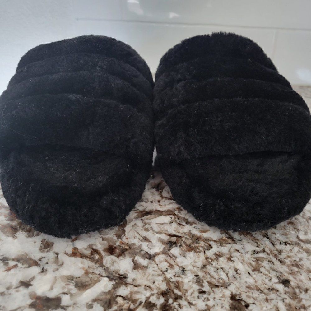UGG Fluff Yeah Slides size 4 - Picture 2 of 10